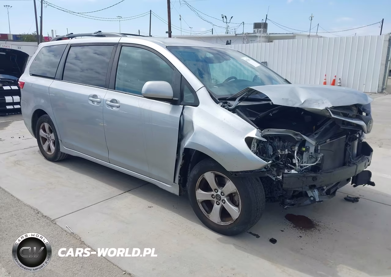 2019 Toyota Sienna Le 8 Passenger