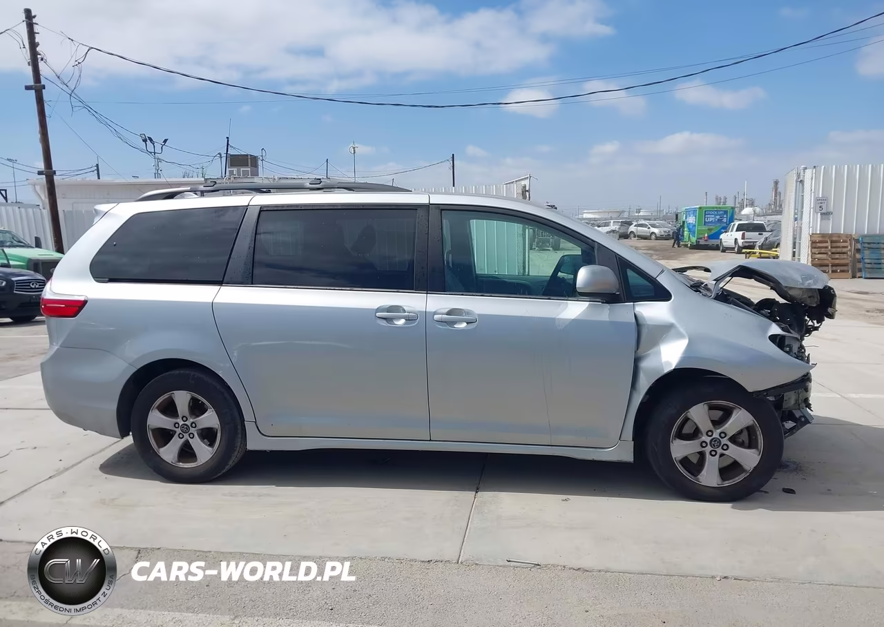 2019 Toyota Sienna Le 8 Passenger VIN:5TDKZ3DCXKS974430 - 14