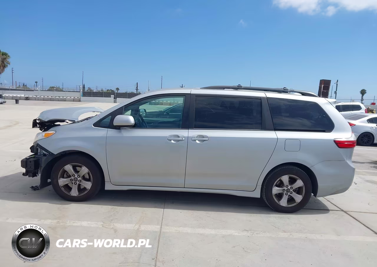 2019 Toyota Sienna Le 8 Passenger VIN:5TDKZ3DCXKS974430 - 15