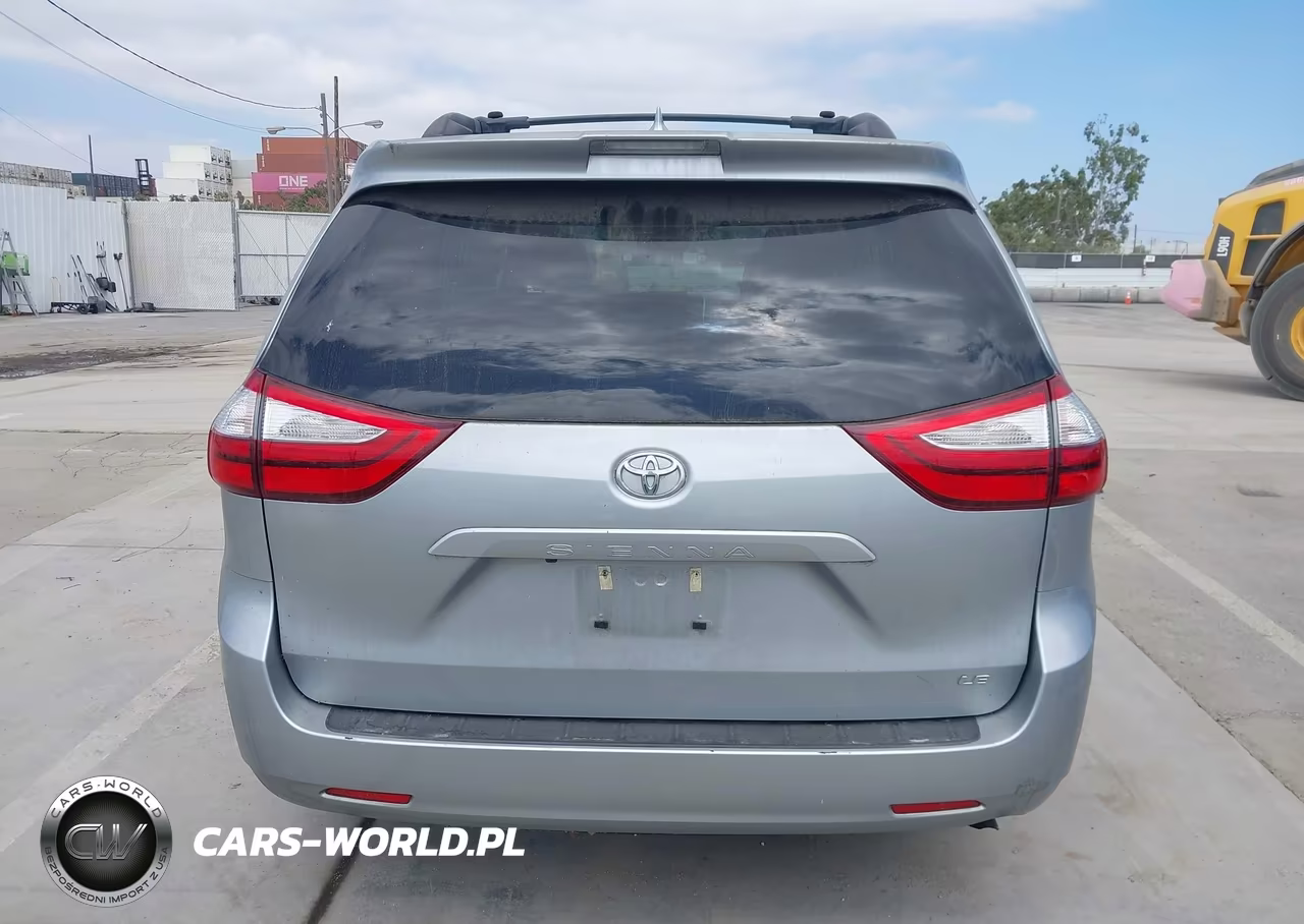 2019 Toyota Sienna Le 8 Passenger VIN:5TDKZ3DCXKS974430 - 17