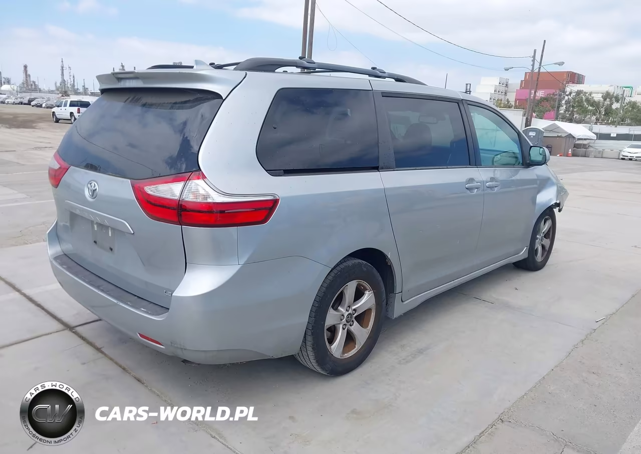 2019 Toyota Sienna Le 8 Passenger VIN:5TDKZ3DCXKS974430 - 4