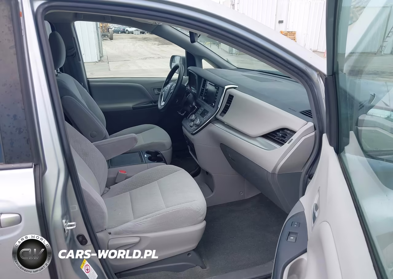 2019 Toyota Sienna Le 8 Passenger VIN:5TDKZ3DCXKS974430 - 5