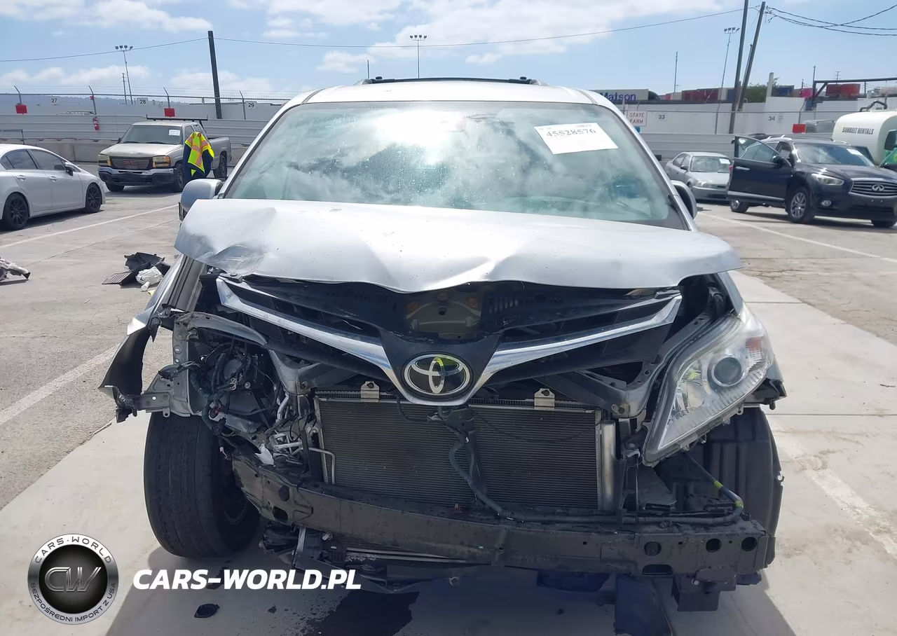2019 Toyota Sienna Le 8 Passenger VIN:5TDKZ3DCXKS974430 - 6