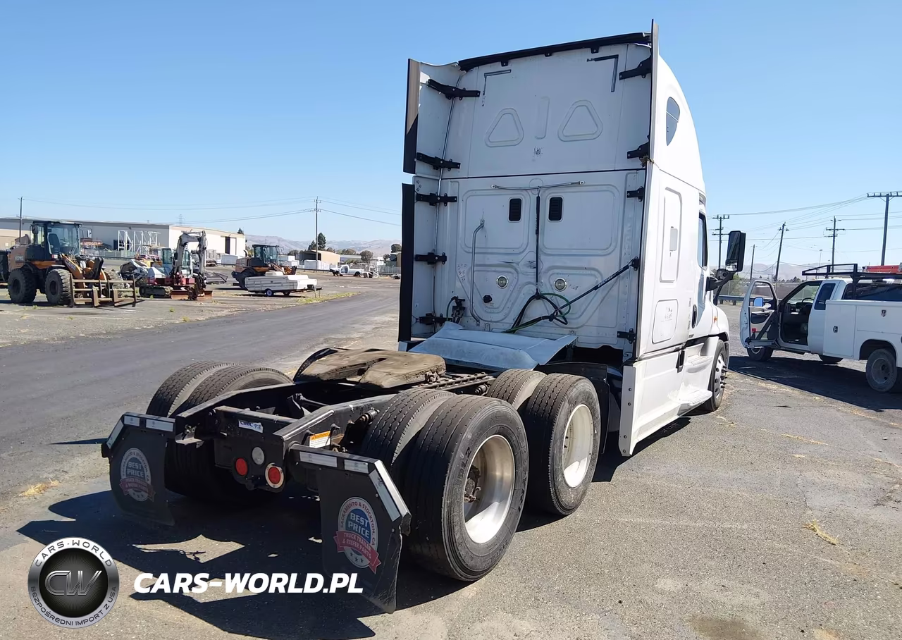 2016 Freightliner Cascadia 125 VIN:3AKJGLD52GSGY6428 - 4