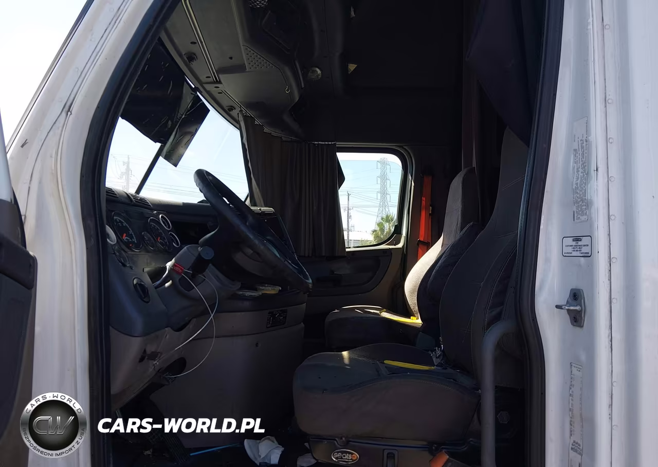 2016 Freightliner Cascadia 125 VIN:3AKJGLD52GSGY6428 - 7