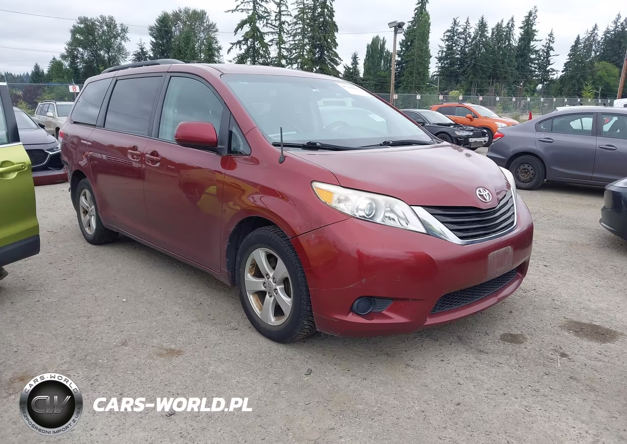 2012 Toyota Sienna Le V6 8 Passenger – zdjęcie 1 z 17