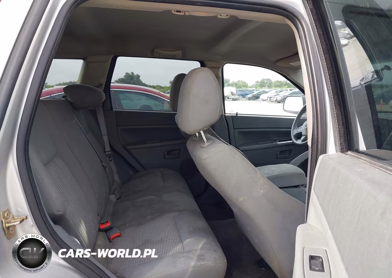 2007 Jeep Grand Cherokee Laredo VIN:1J8GS48K47C526378 - 8