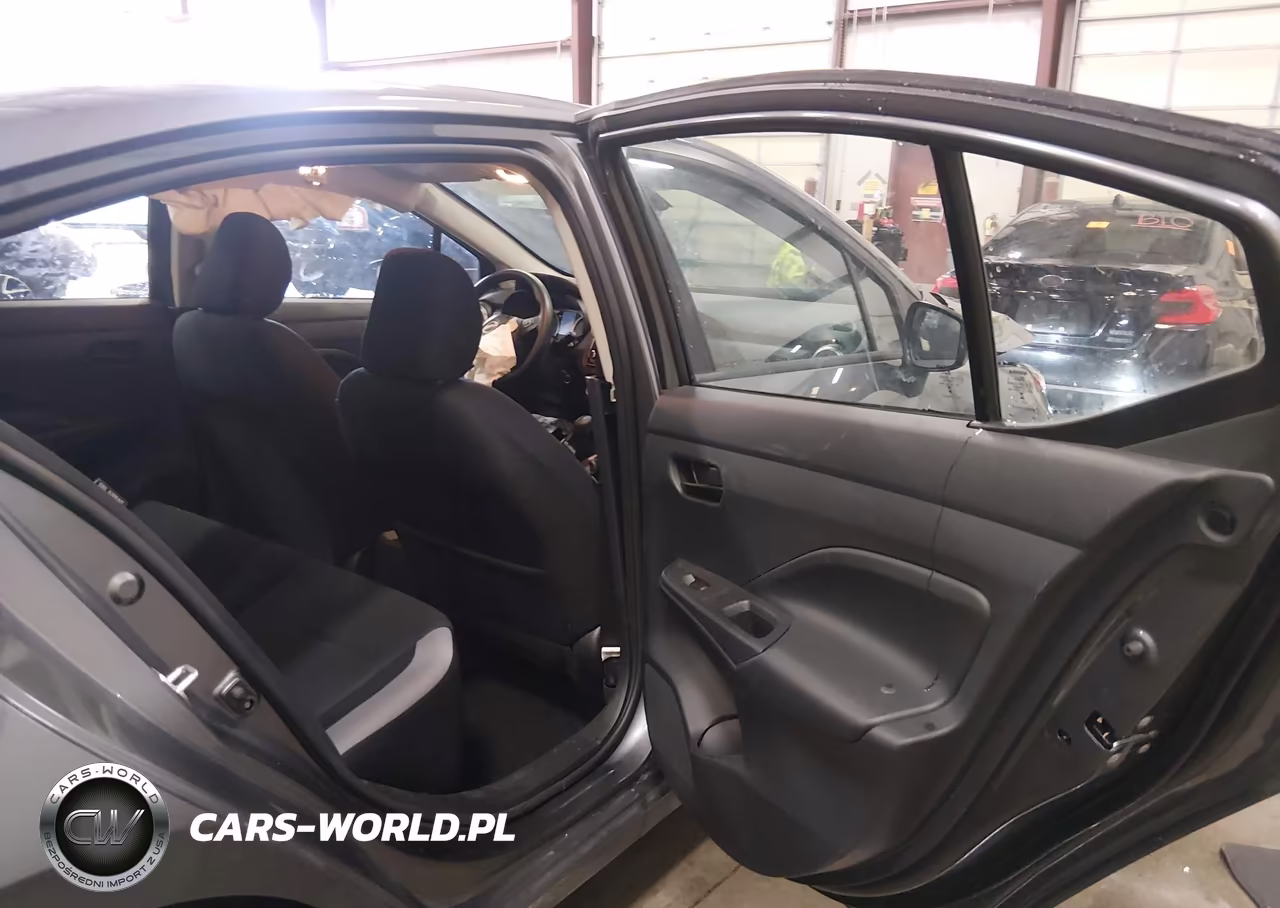 2025 Nissan Versa 1.6 S VIN:3N1CN8DV8SL863561 - 8