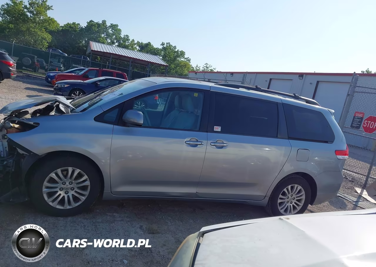 2014 Toyota Sienna Xle V6 8 Passenger VIN:5TDYK3DC3ES412081 - 15