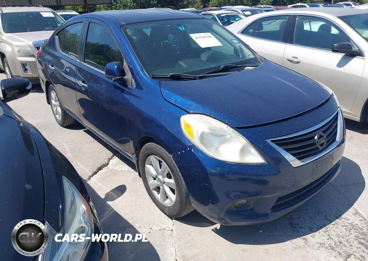 NISSAN VERSA