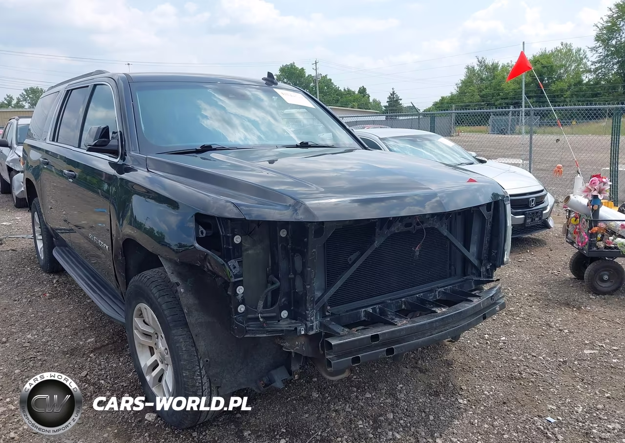 2018 Chevrolet Suburban Lt VIN:1GNSKHKC8JR162357 - 13
