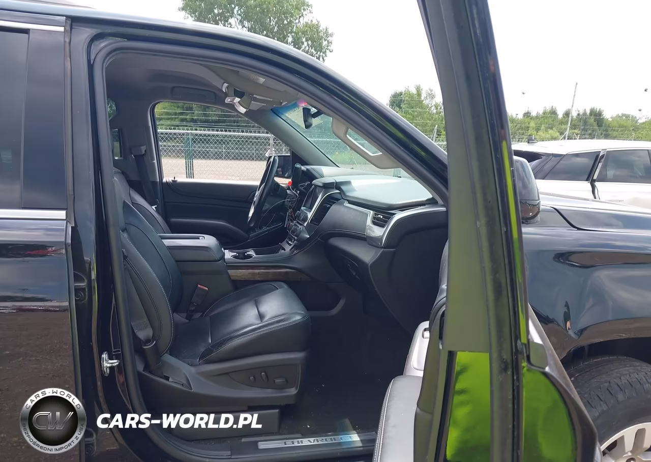 2018 Chevrolet Suburban Lt VIN:1GNSKHKC8JR162357 - 5