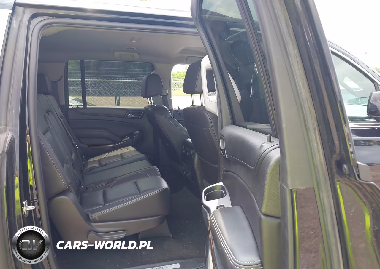 2018 Chevrolet Suburban Lt VIN:1GNSKHKC8JR162357 - 8