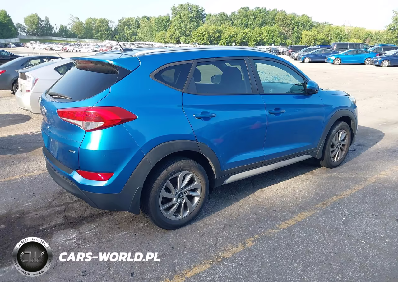 2017 Hyundai Tucson Se VIN:KM8J3CA47HU550701 - 4