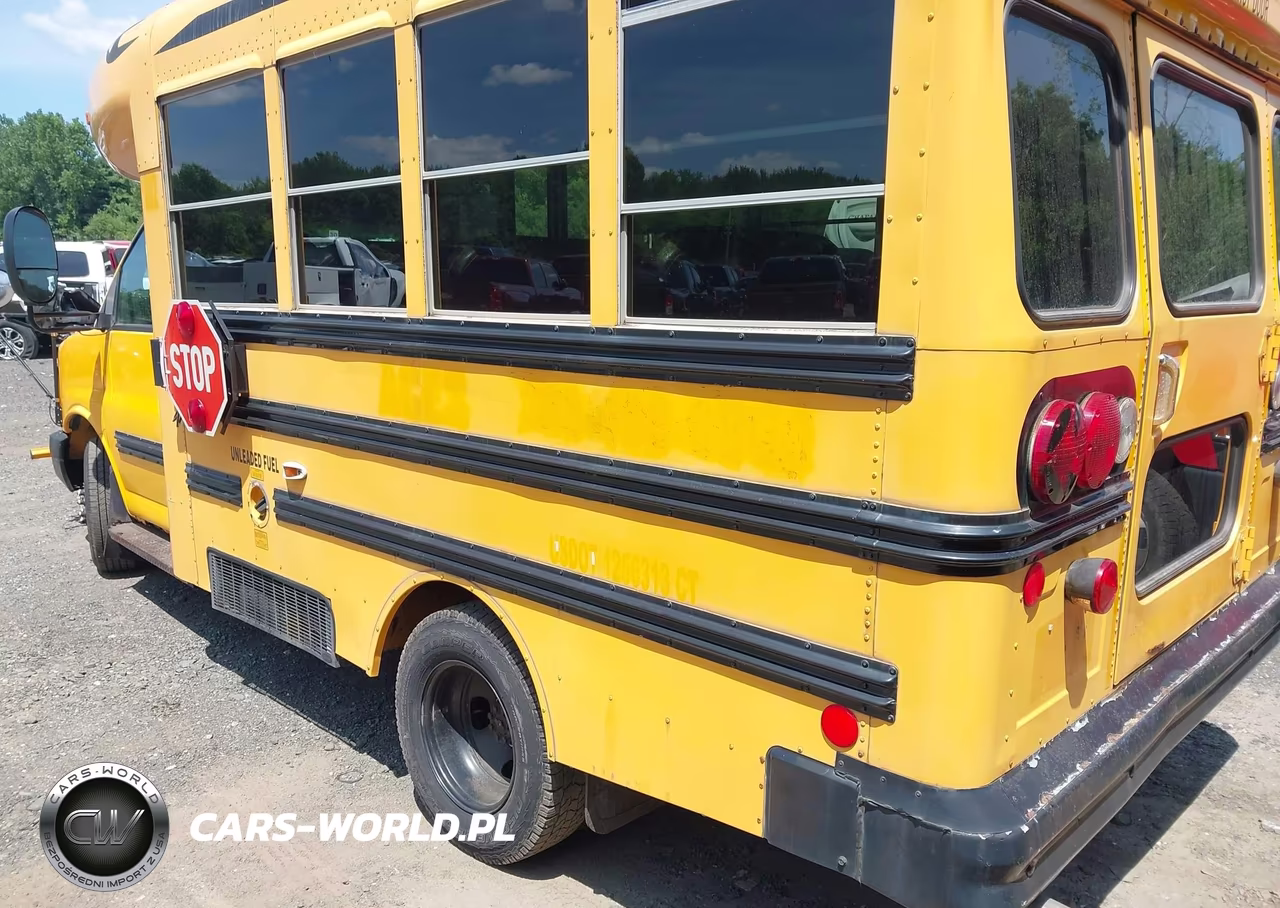 2004 Chevrolet Express Cutaway