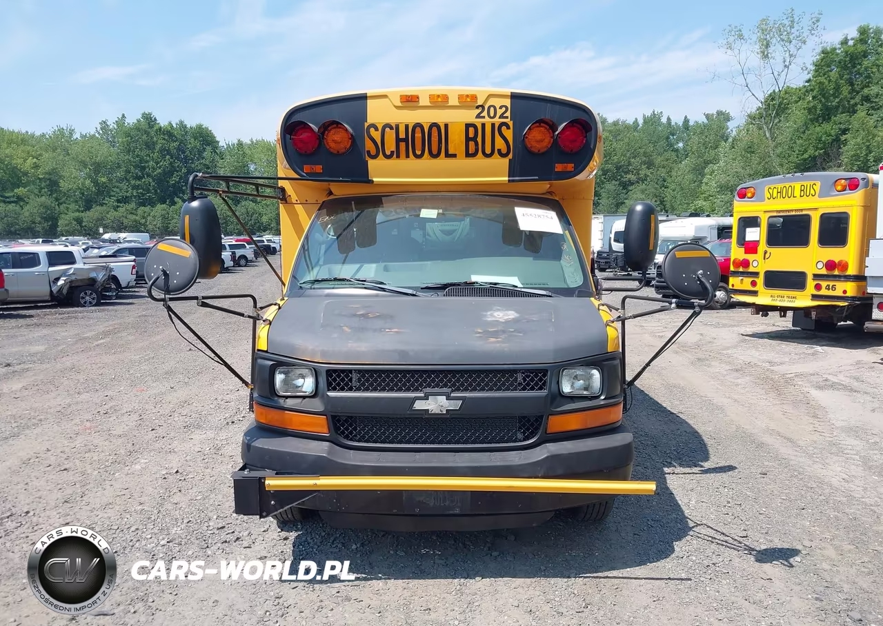 2004 Chevrolet Express Cutaway VIN:1GBHG31U641194703 - 12