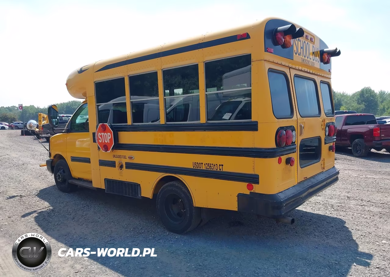 2004 Chevrolet Express Cutaway VIN:1GBHG31U641194703 - 3