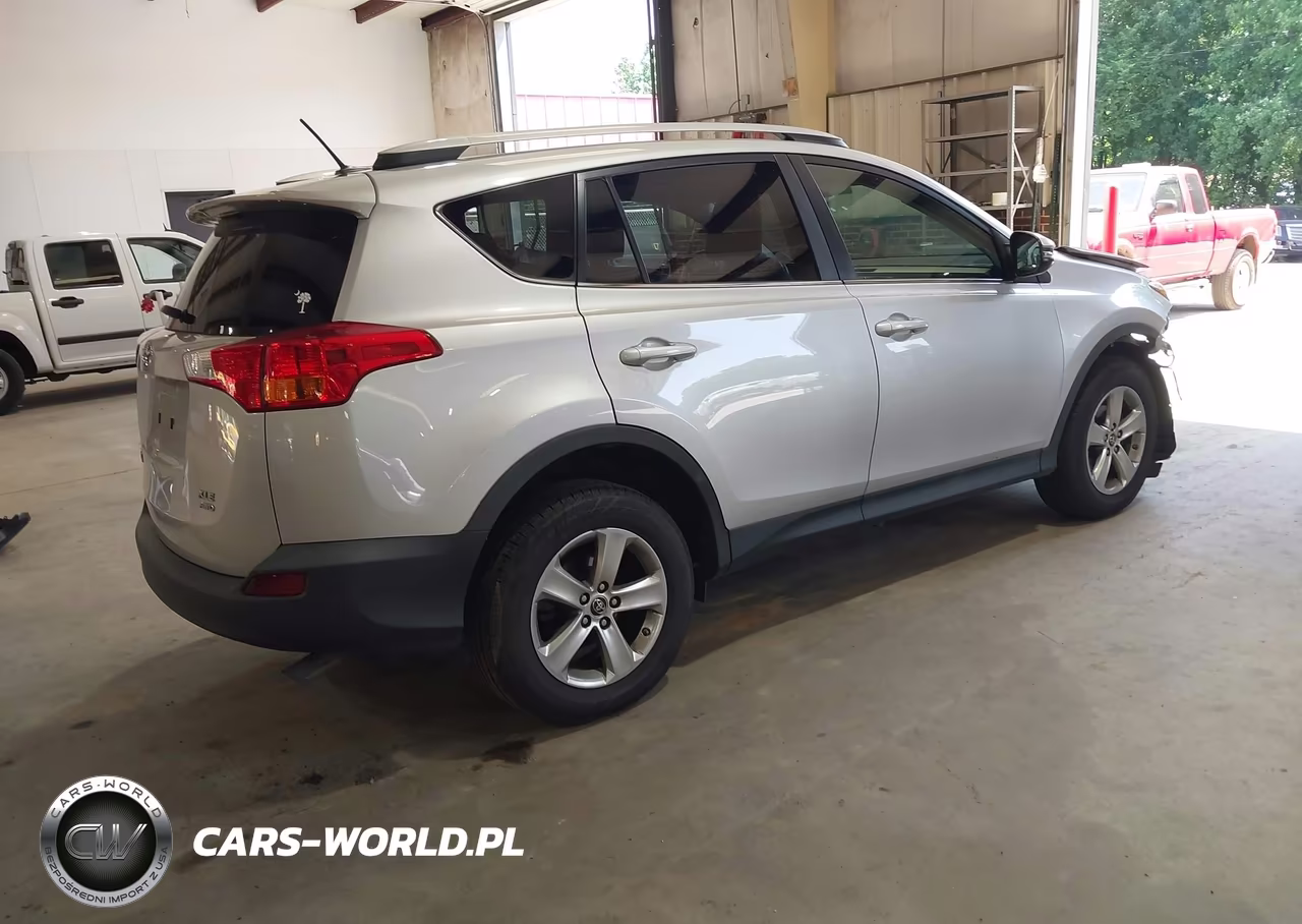 2015 Toyota Rav4 Xle VIN:2T3RFREV5FW353529 - 4