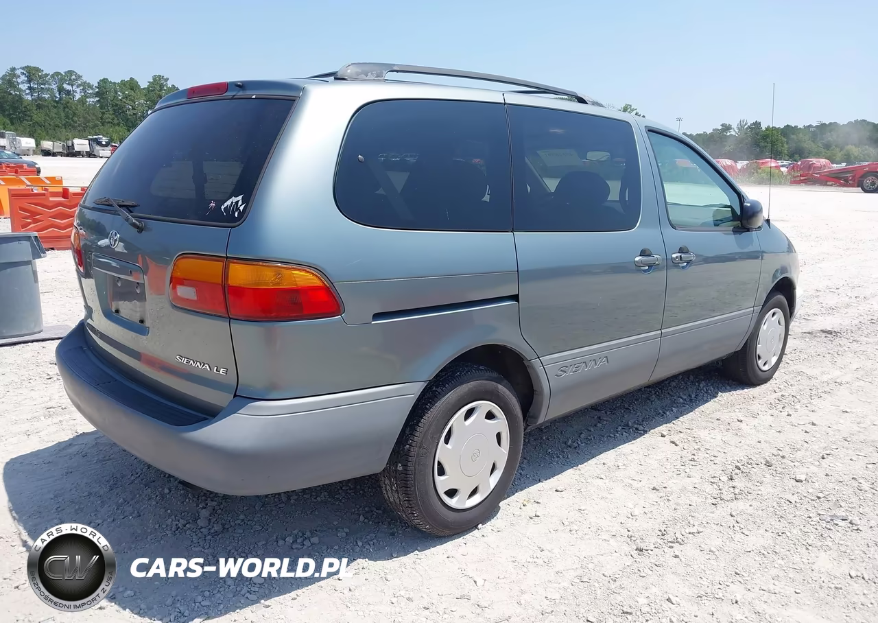 1999 Toyota Sienna Le VIN:4T3ZF13C6XU107450 - 4