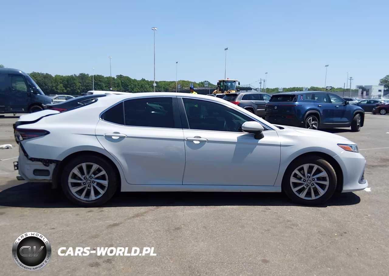 2022 Toyota Camry Le VIN:4T1C11AK5NU023320 - 13