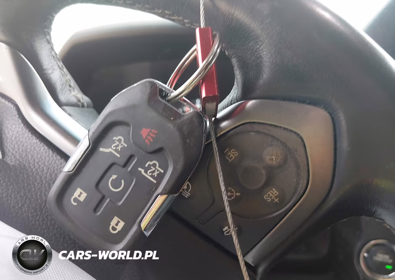 2019 Chevrolet Suburban Premier VIN:1GNSCJKC0KR153397 - 11