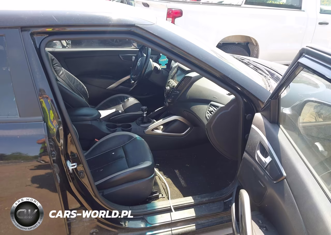 2015 Hyundai Veloster Turbo VIN:KMHTC6AE7FU228379 - 5
