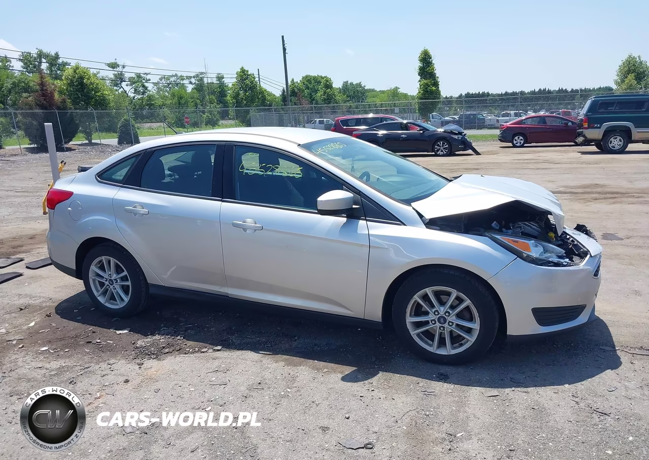 2018 Ford Focus Se VIN:1FADP3F20JL264008 - 13
