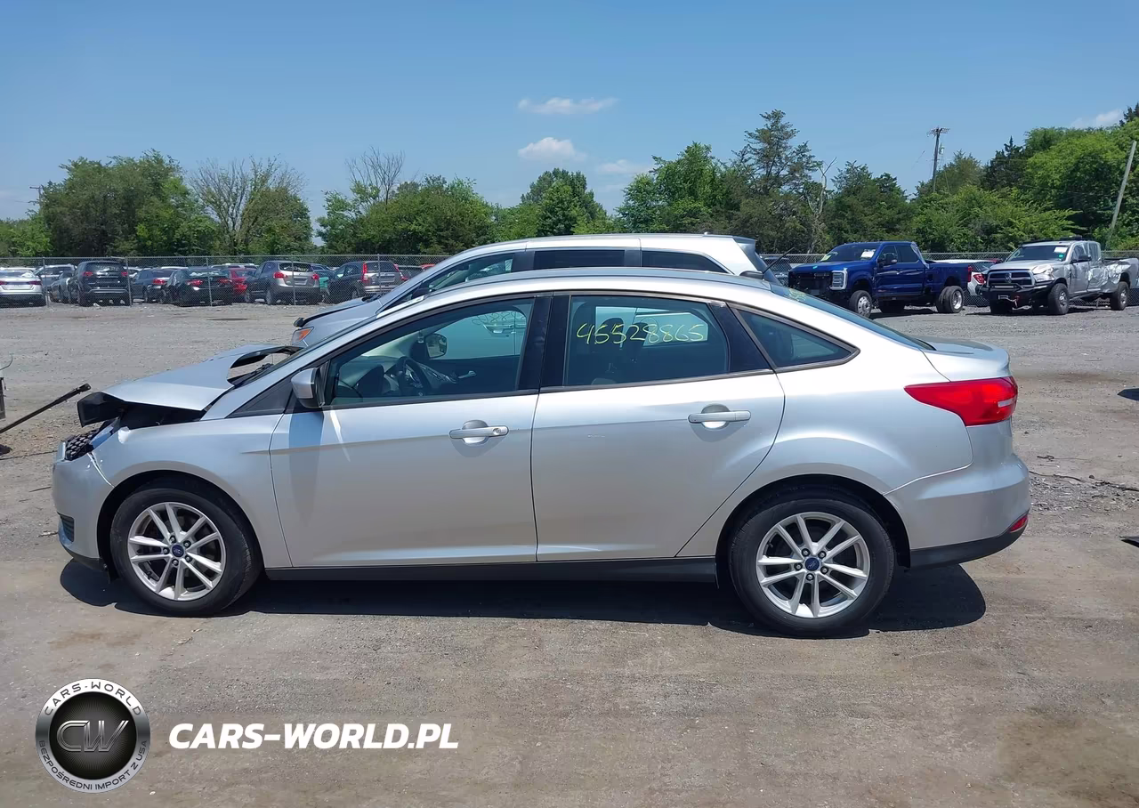 2018 Ford Focus Se VIN:1FADP3F20JL264008 - 14