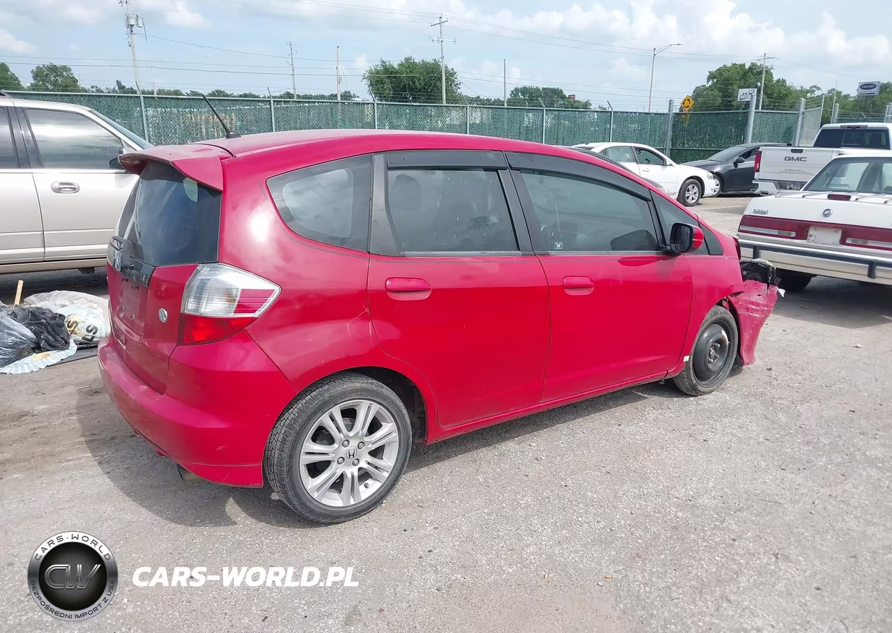 2010 Honda Fit Sport VIN:JHMGE8H4XAC017361 - 4