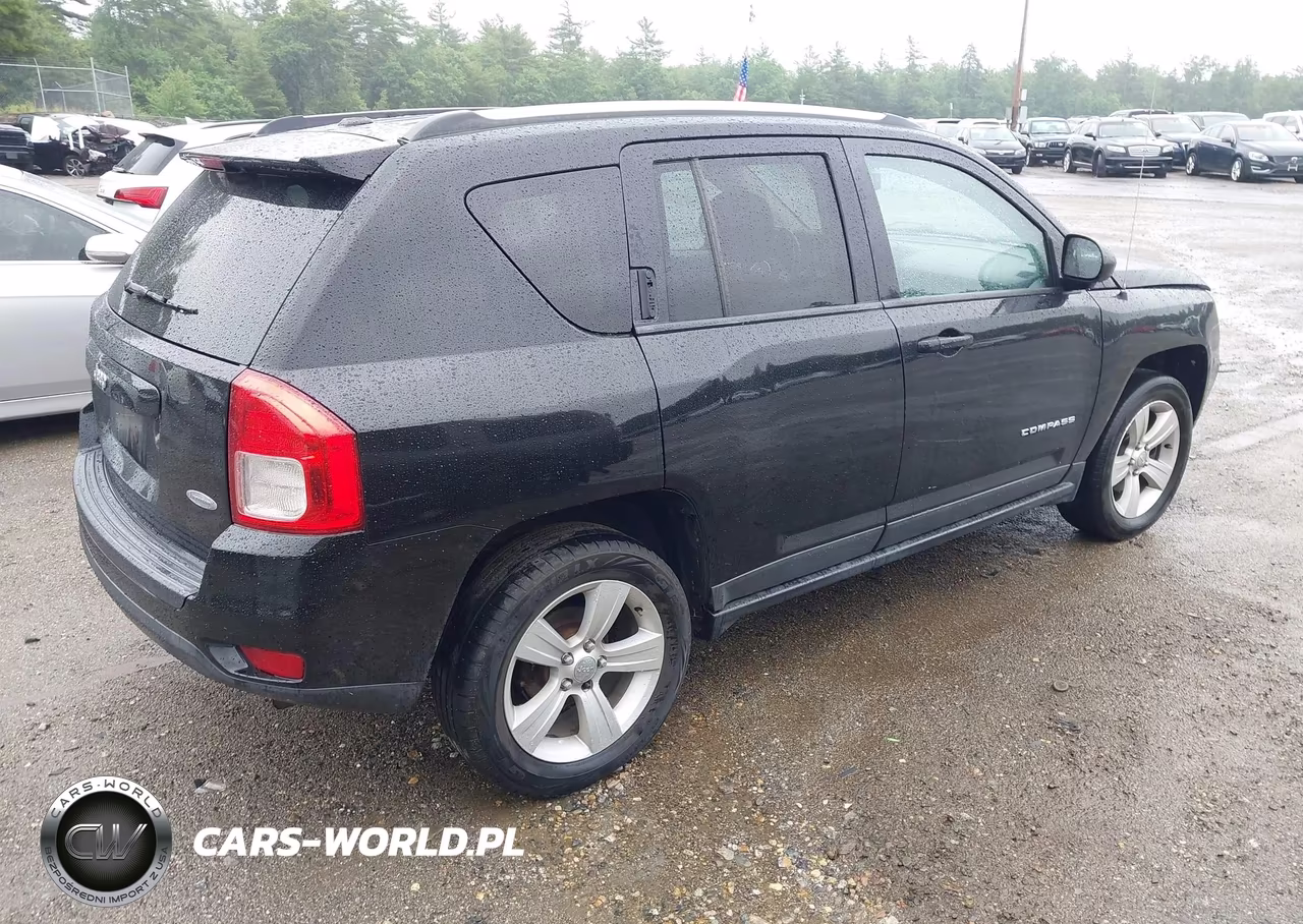 2013 Jeep Compass Latitude VIN:1C4NJDEB3DD129160 - 4