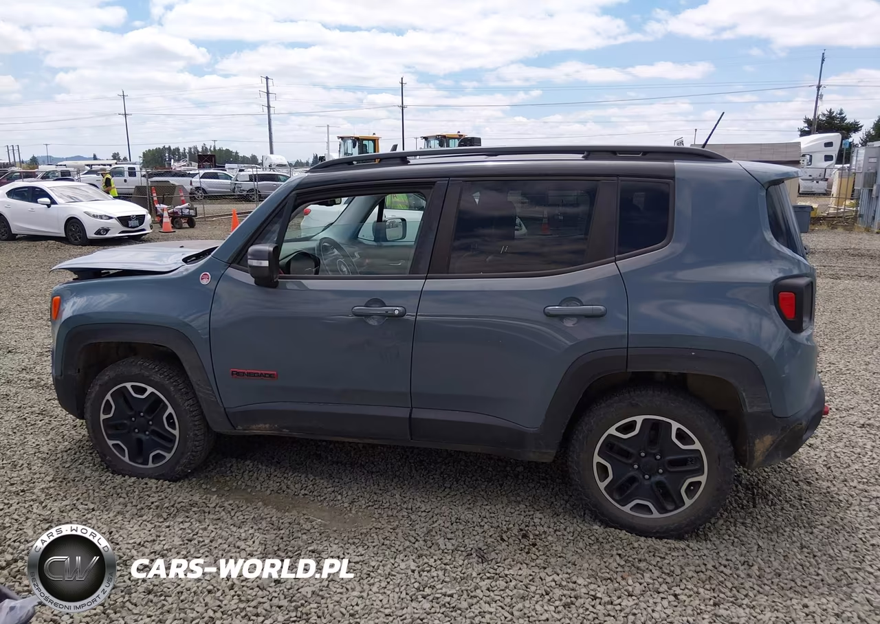 2017 Jeep Renegade Trailhawk 4X4 VIN:ZACCJBCB2HPG10488 - 14