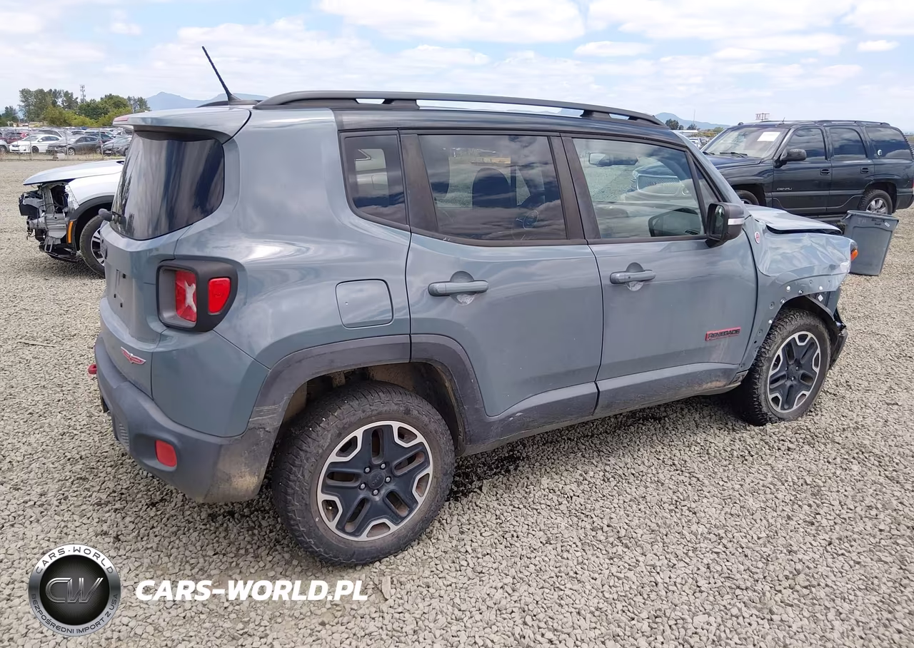 2017 Jeep Renegade Trailhawk 4X4 VIN:ZACCJBCB2HPG10488 - 4