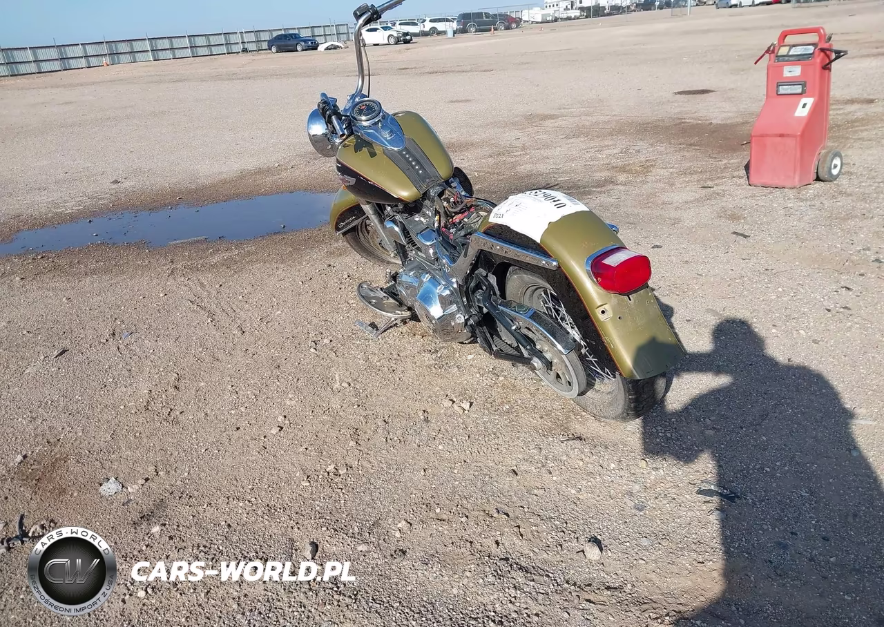 2011 Harley-Davidson Flstc VIN:1HD1BW513BB045345 - 3