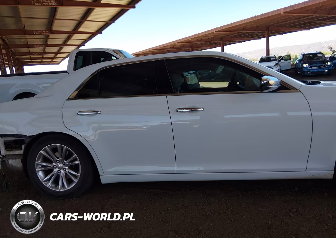 2015 Chrysler 300C VIN:2C3CCAEG6FH749328 - 13
