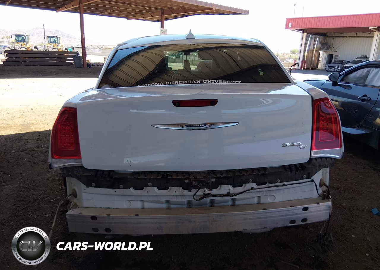 2015 Chrysler 300C VIN:2C3CCAEG6FH749328 - 16