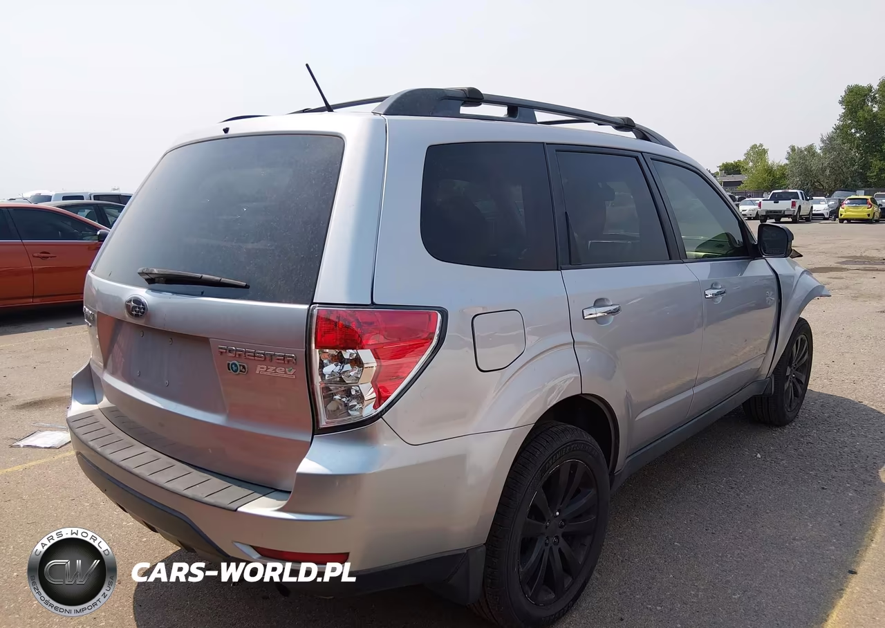 2013 Subaru Forester 2.5X Premium VIN:JF2SHADC5DH417442 - 4