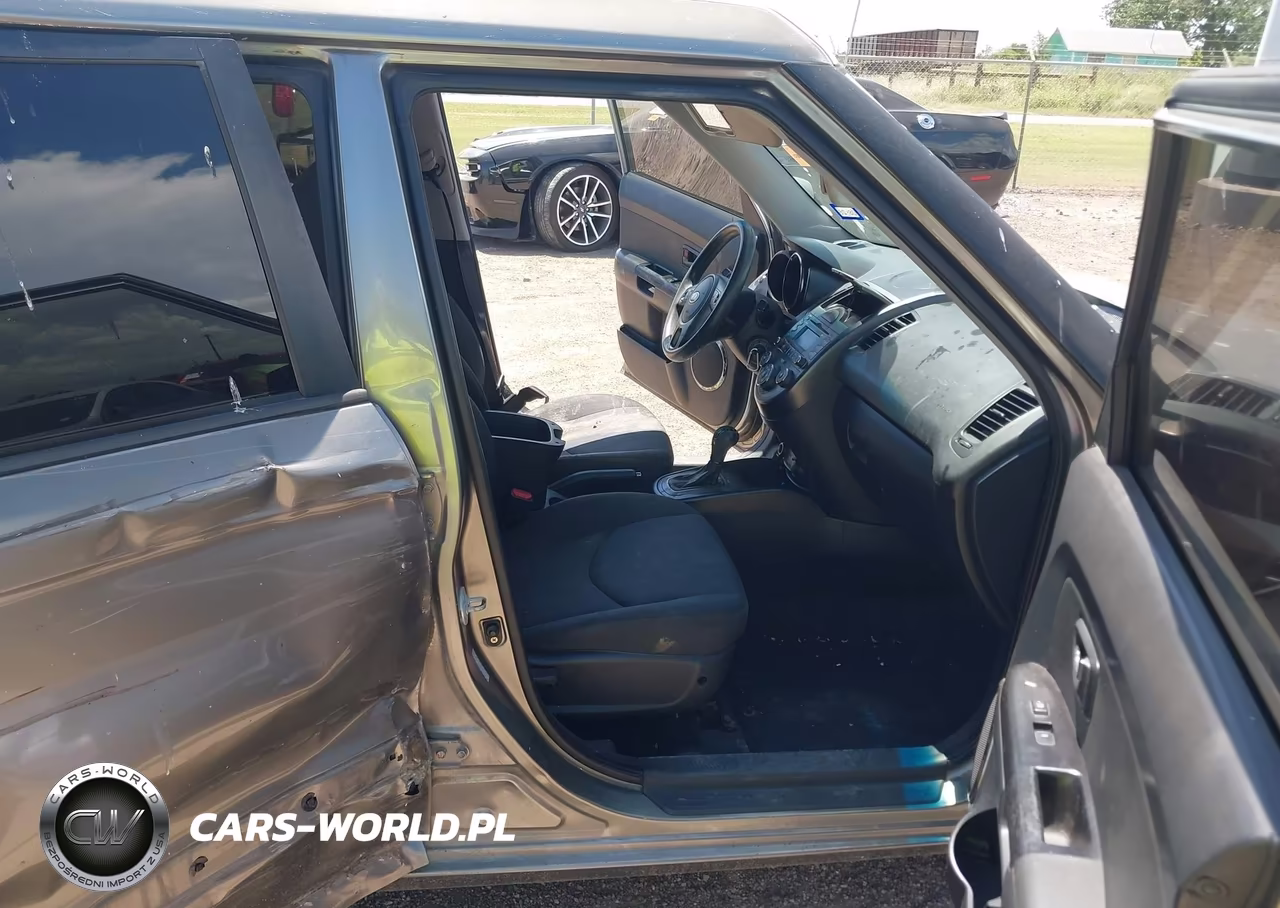 2011 Kia Soul + VIN:KNDJT2A20B7269505 - 5