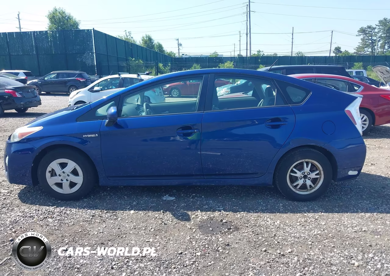 2011 Toyota Prius Two VIN:JTDKN3DU5B1390910 - 14