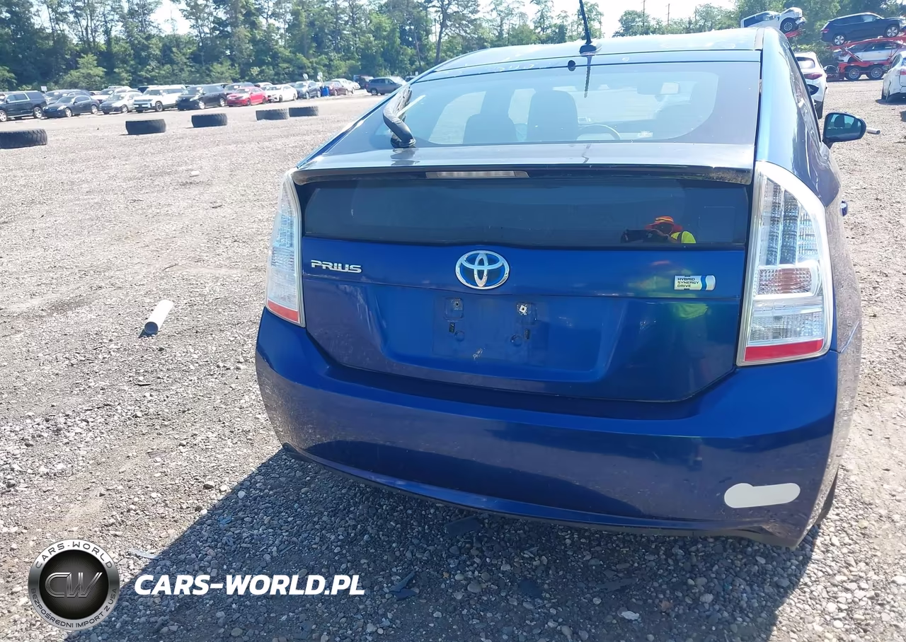 2011 Toyota Prius Two VIN:JTDKN3DU5B1390910 - 16