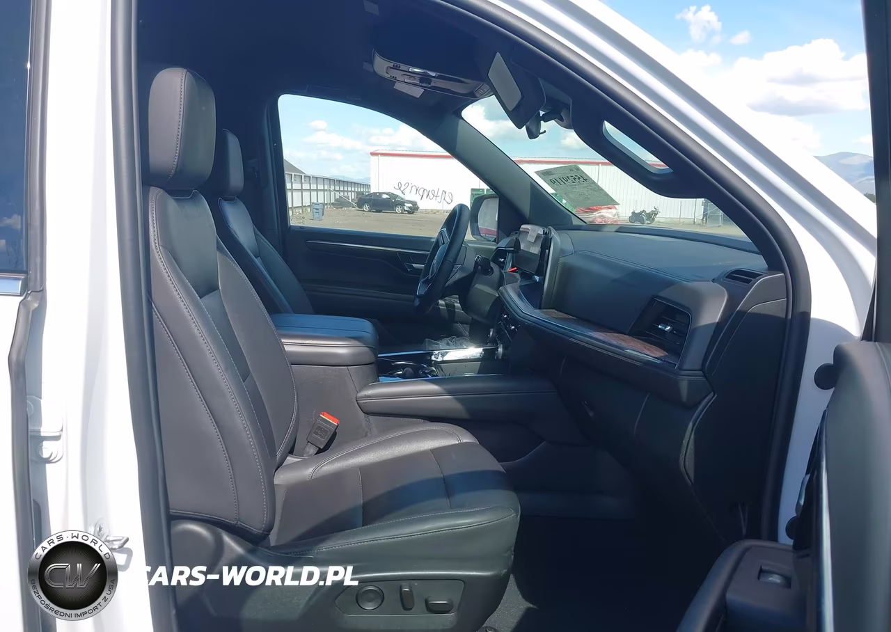 2025 Chevrolet Tahoe 4Wd Lt VIN:1GNS6NRD4SR174881 - 5
