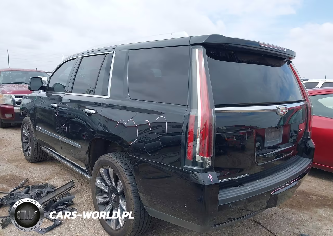 2018 Cadillac Escalade Platinum VIN:1GYS4DKJ7JR220205 - 3