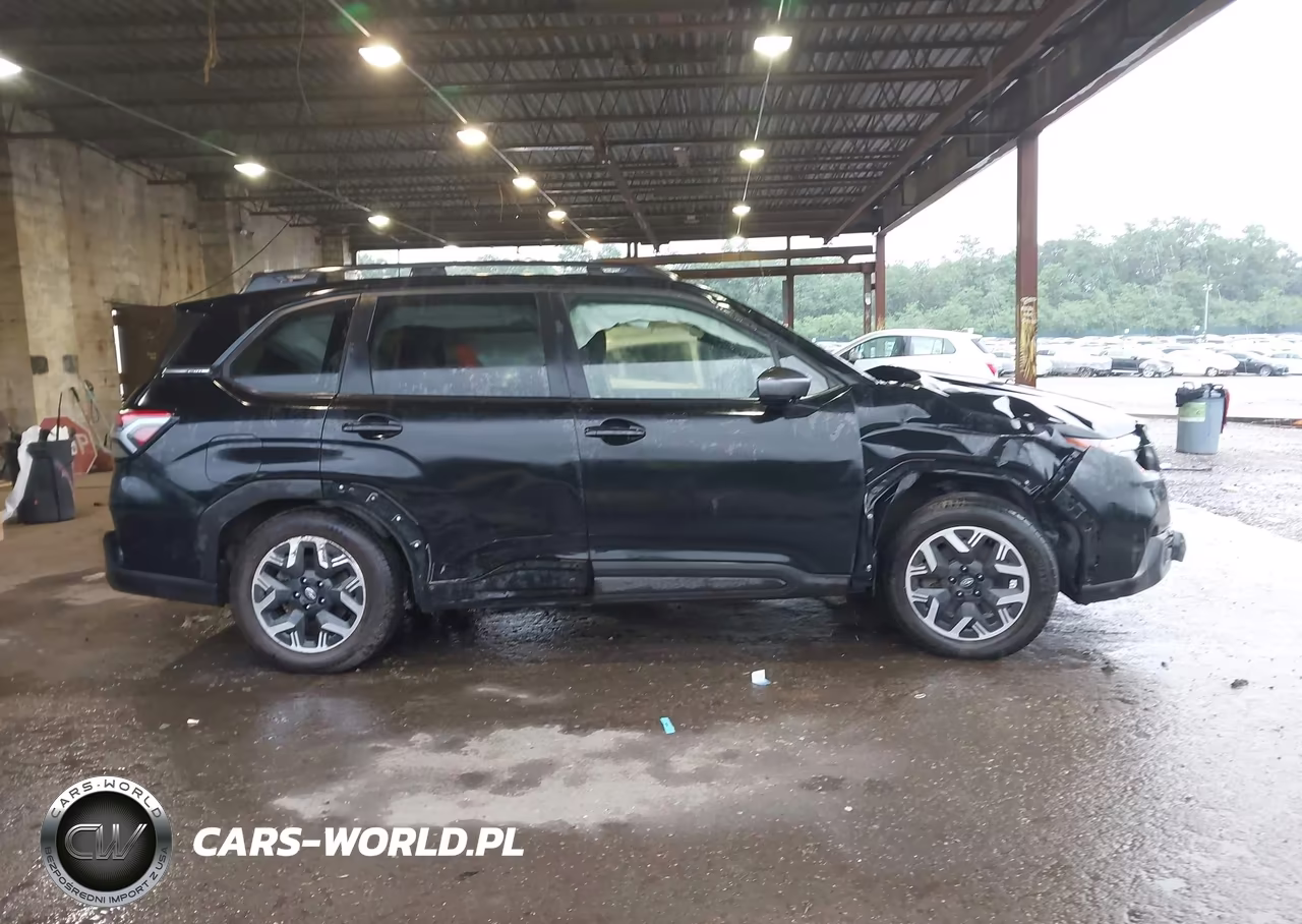 2025 Subaru Forester Premium VIN:JF2SLDBC2SH467165 - 13