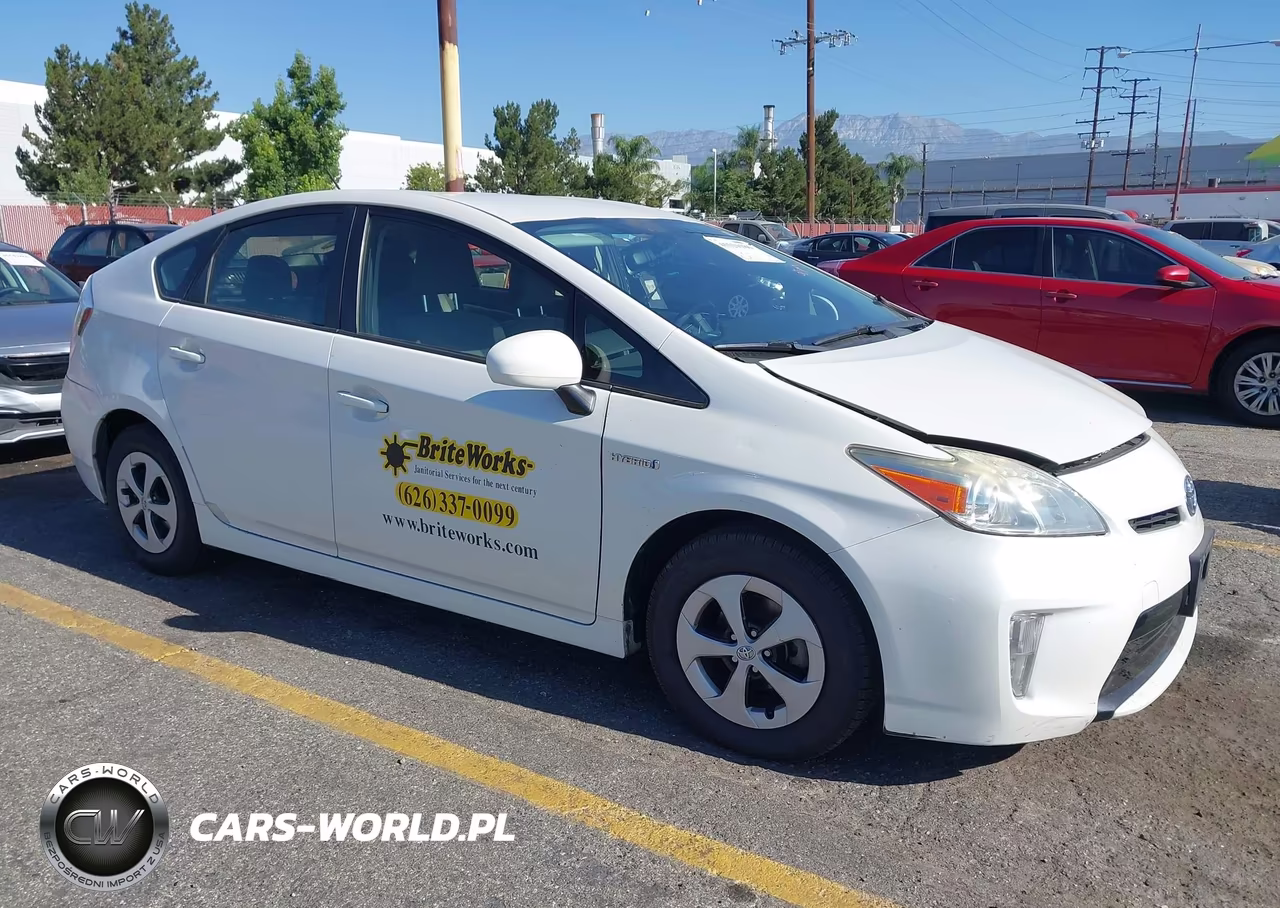 2015 Toyota Prius Two – zdjęcie 1 z 22