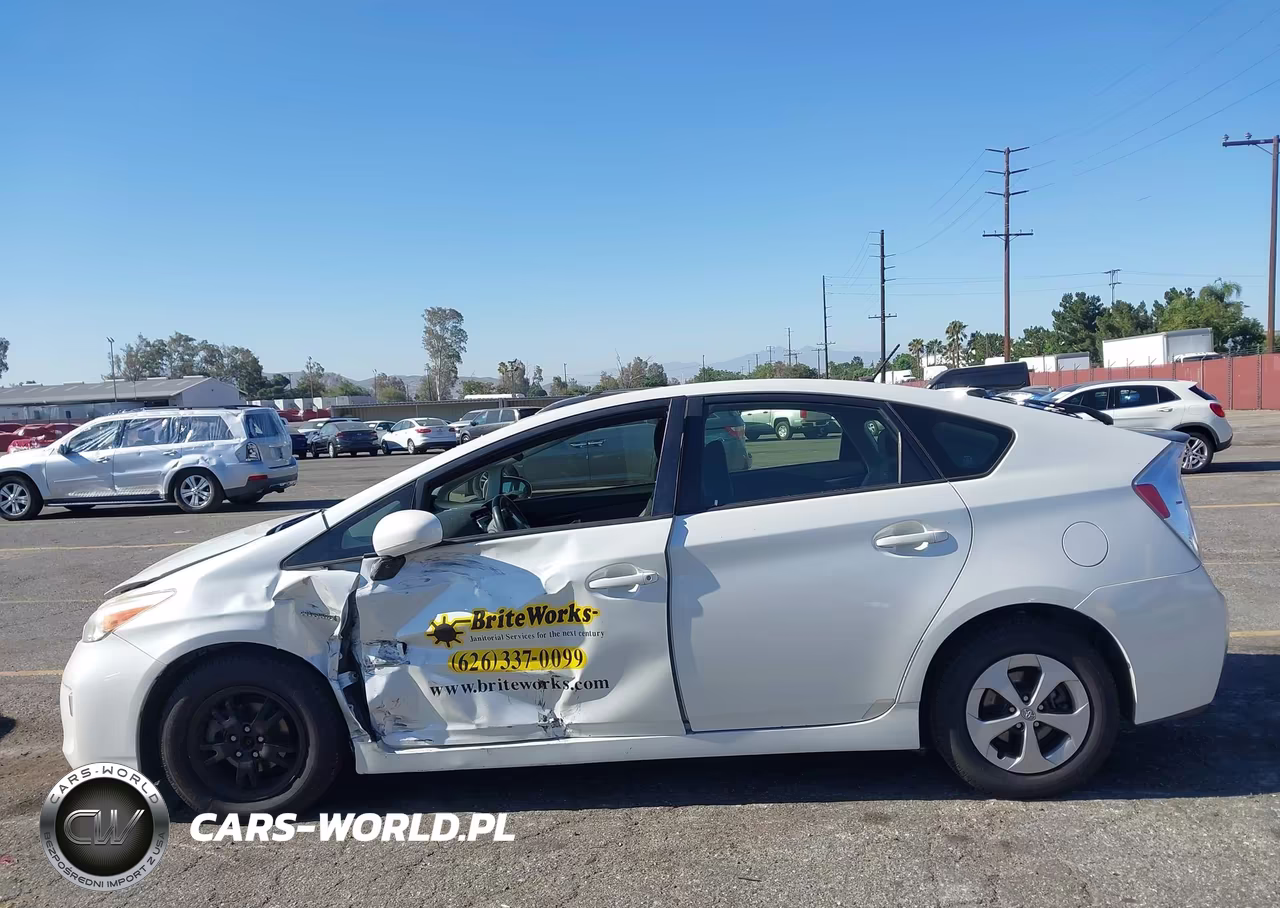 2015 Toyota Prius Two VIN:JTDKN3DU1F0414583 - 15