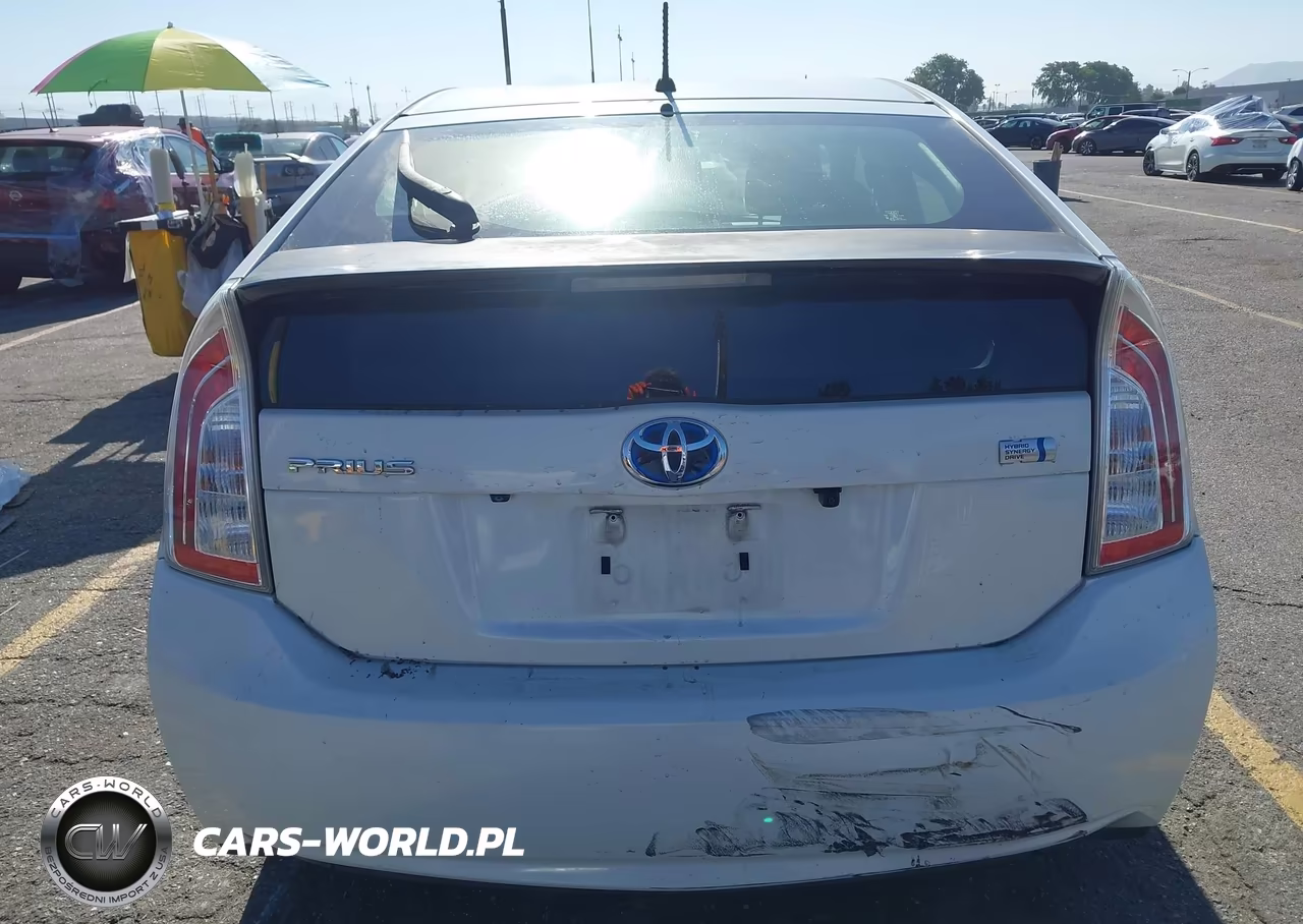 2015 Toyota Prius Two VIN:JTDKN3DU1F0414583 - 18