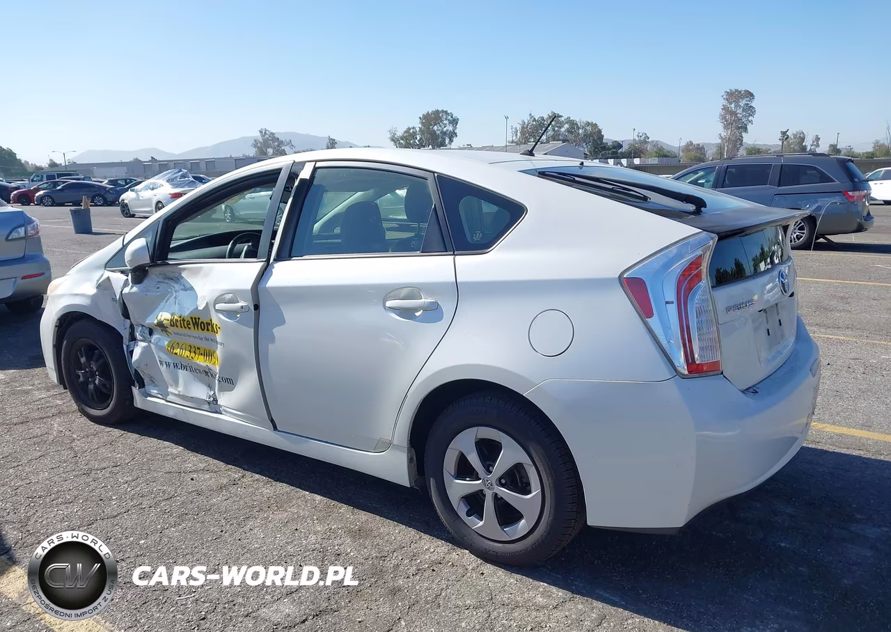 2015 Toyota Prius Two VIN:JTDKN3DU1F0414583 - 3