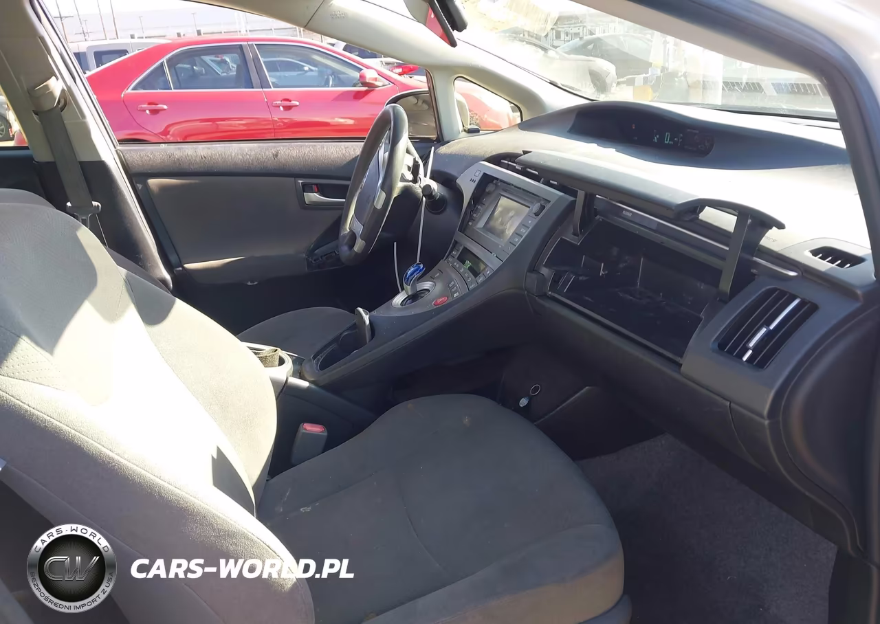 2015 Toyota Prius Two VIN:JTDKN3DU1F0414583 - 5