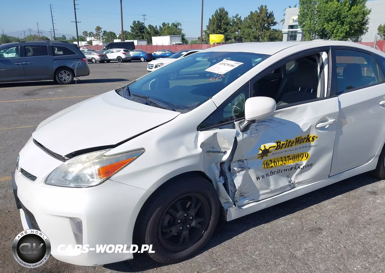 2015 Toyota Prius Two VIN:JTDKN3DU1F0414583 - 6