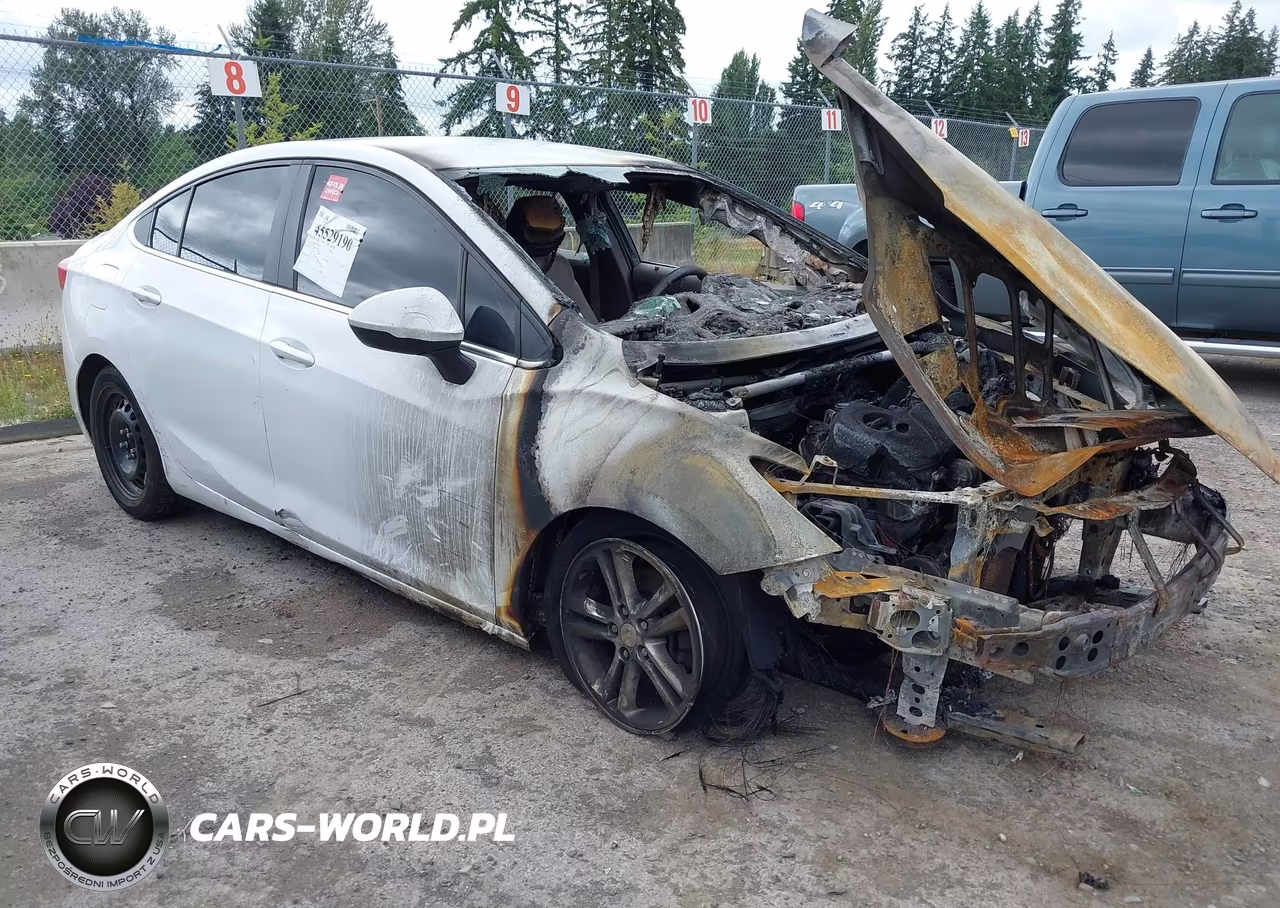2017 Chevrolet Cruze Lt Auto – zdjęcie 1 z 21