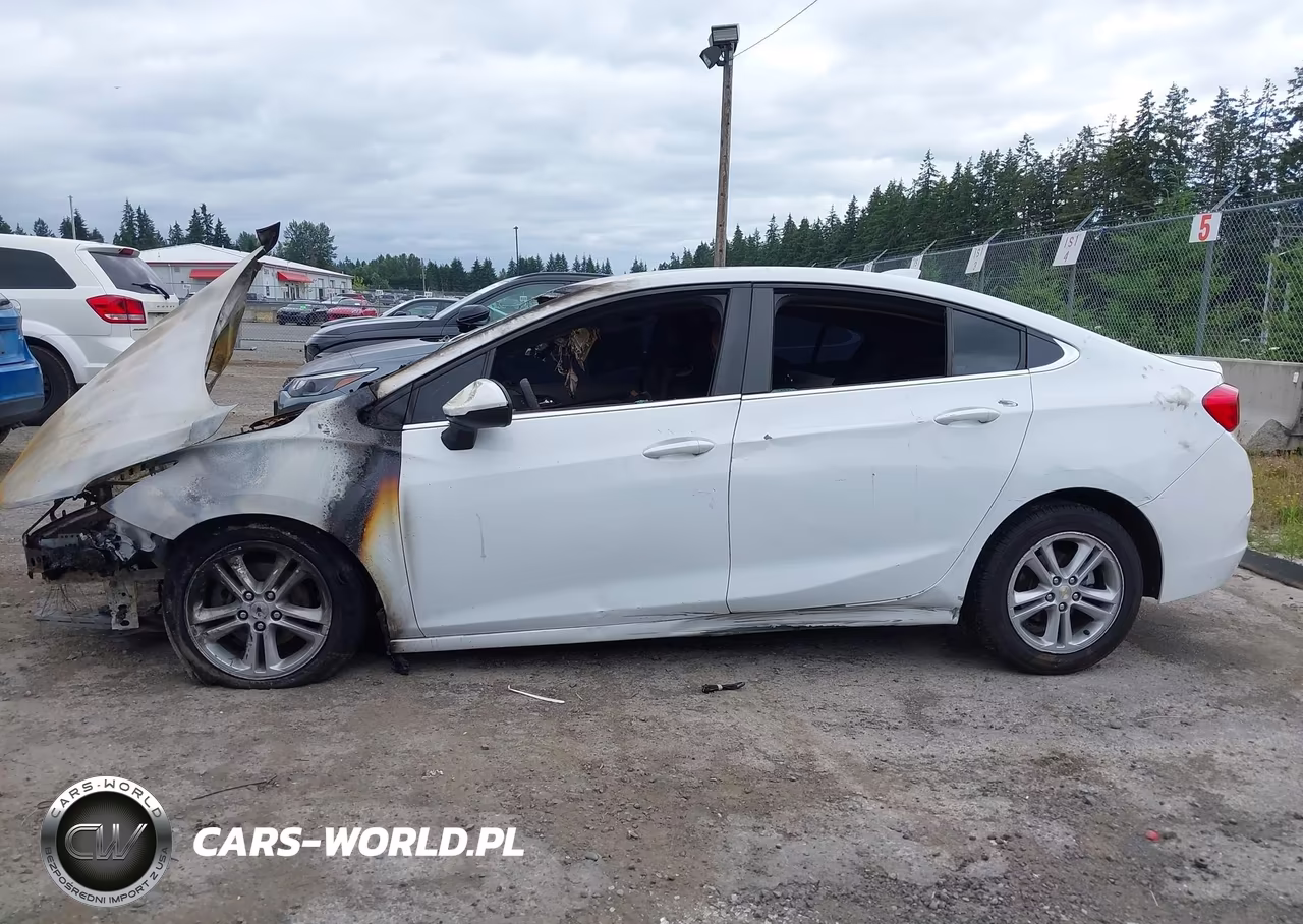 2017 Chevrolet Cruze Lt Auto VIN:1G1BE5SM5H7101747 - 14